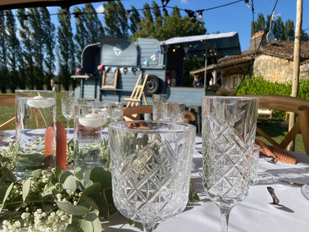 Through the crystal glasses at the fabulous Domaine de l'Amour.
- Crazy diamond food truck, mobile bar and catering for weddings and private events in the Dordogne, France