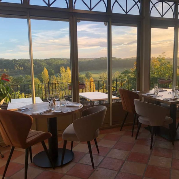 Room with a view - Saint Emilion 16th century Chateau wedding venue near Bordeaux