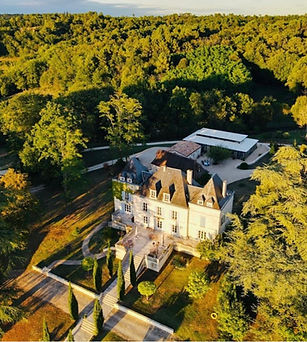 Manor House near Bergerac with orangery, terrace & swimming pool set in 46ha of natural woodland & meadows. Sleeps 40, caters 200