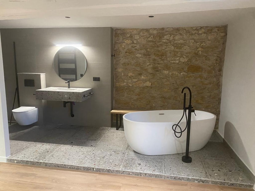 Bathroom - Saint Emilion 16th century Chateau wedding venue near Bordeaux