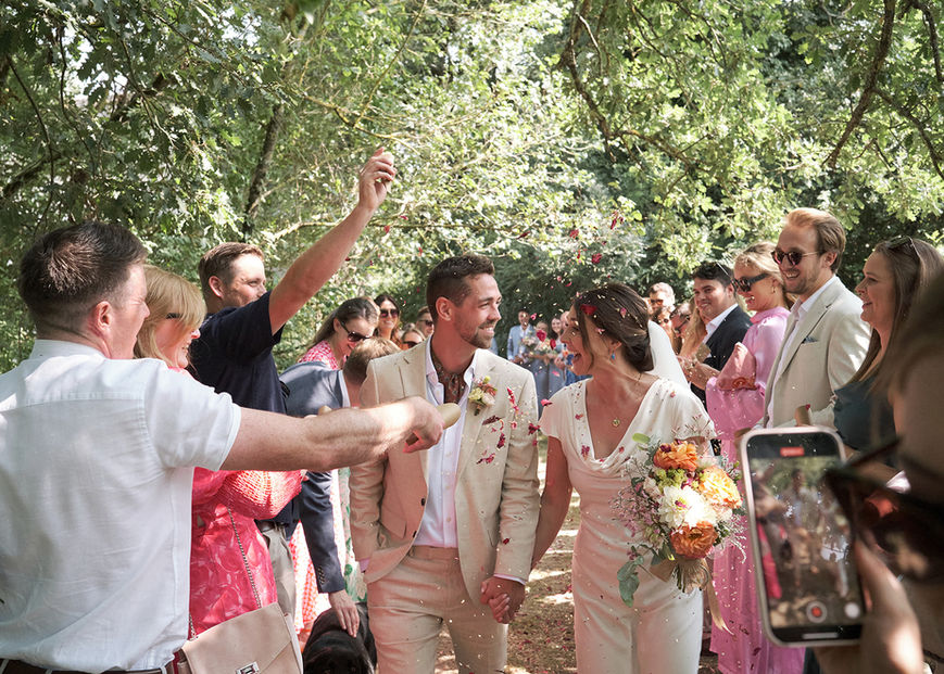 Charming chateau wedding venue near Toulouse with a rustic courtyard, party barn, pool and bar. 