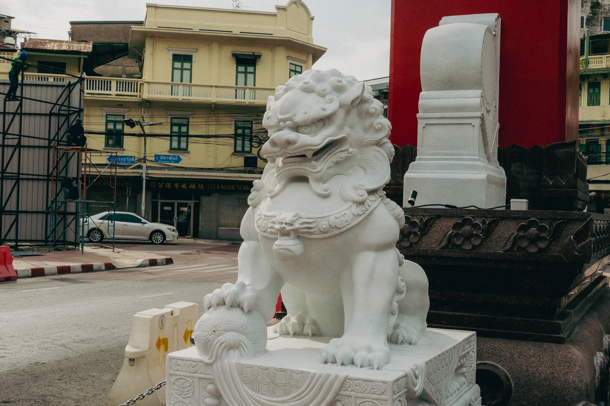 White Tiger sculpture in the middle of the ity