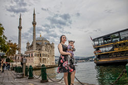 entezarstudio bronze family photography in istanbul