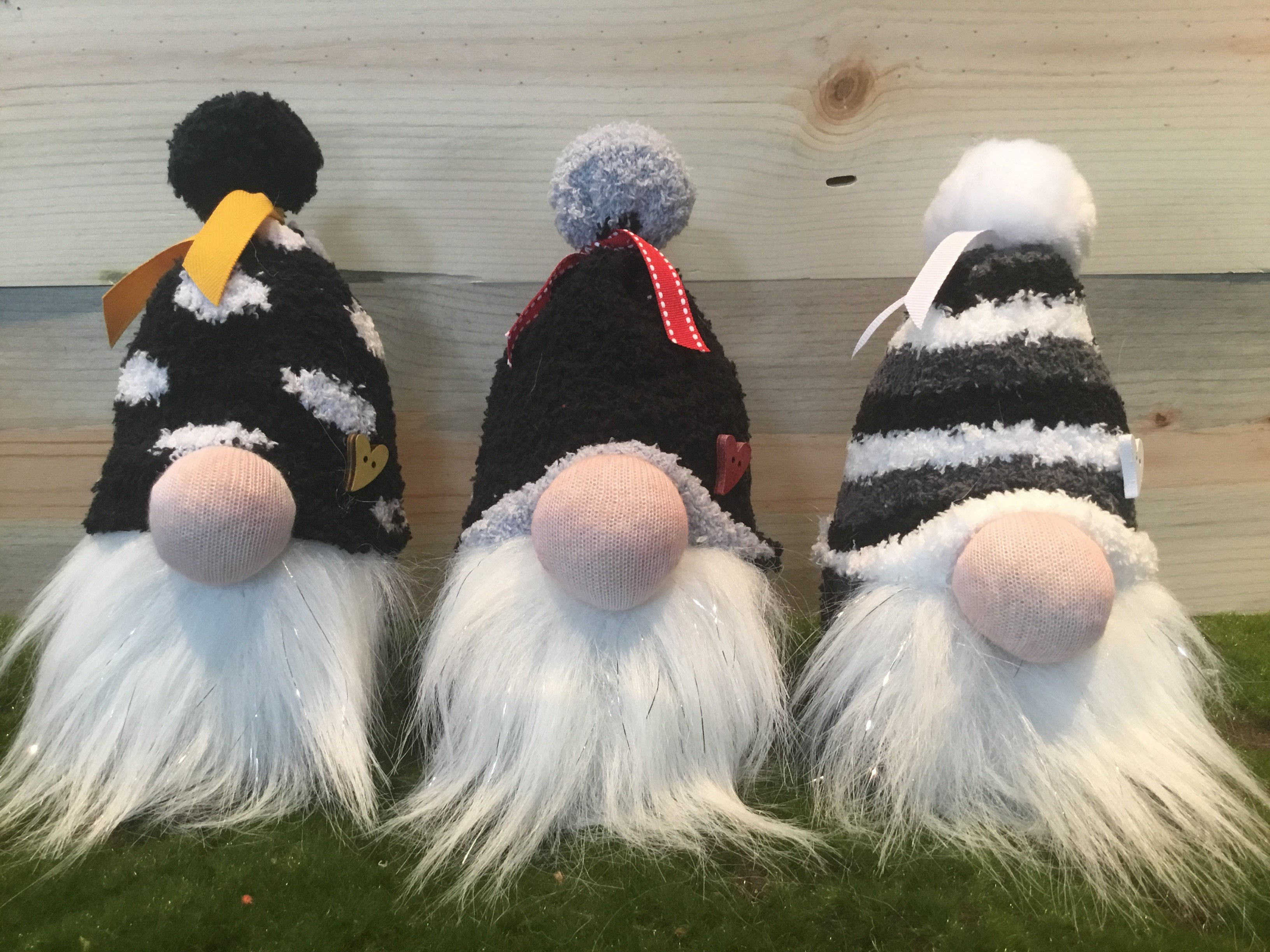Black/White/Gray w/accent Gnomes