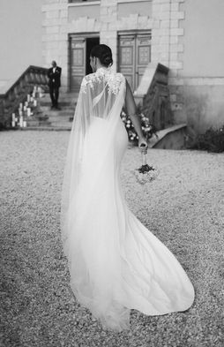 robe de mariée paca, robe de mariée Aix en Provence, robe de mariée Marseille, robe de mariée Grenoble, robe de mariée sirène, robe de mariée dos nu, robe de mariée fluide, robe de mariée manches longues, robe de mariée dentelle, voile mariée 