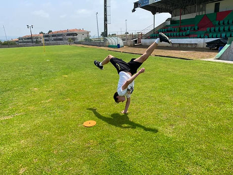 futebol 5 - campo de férias.jpg