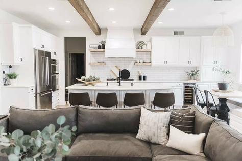 Why Modern Farmhouse Design is the Trend You Need to Try