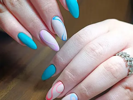 Jak dlouho vydrží gelový lak = shellac? Kolik stoji manikúra + gelový lak?