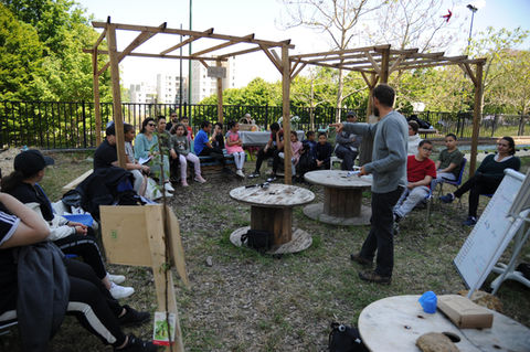 Accompagner les jeunes dans la transition, les rendre acteurs. regeneration vegetale, gestion holistique des territoires