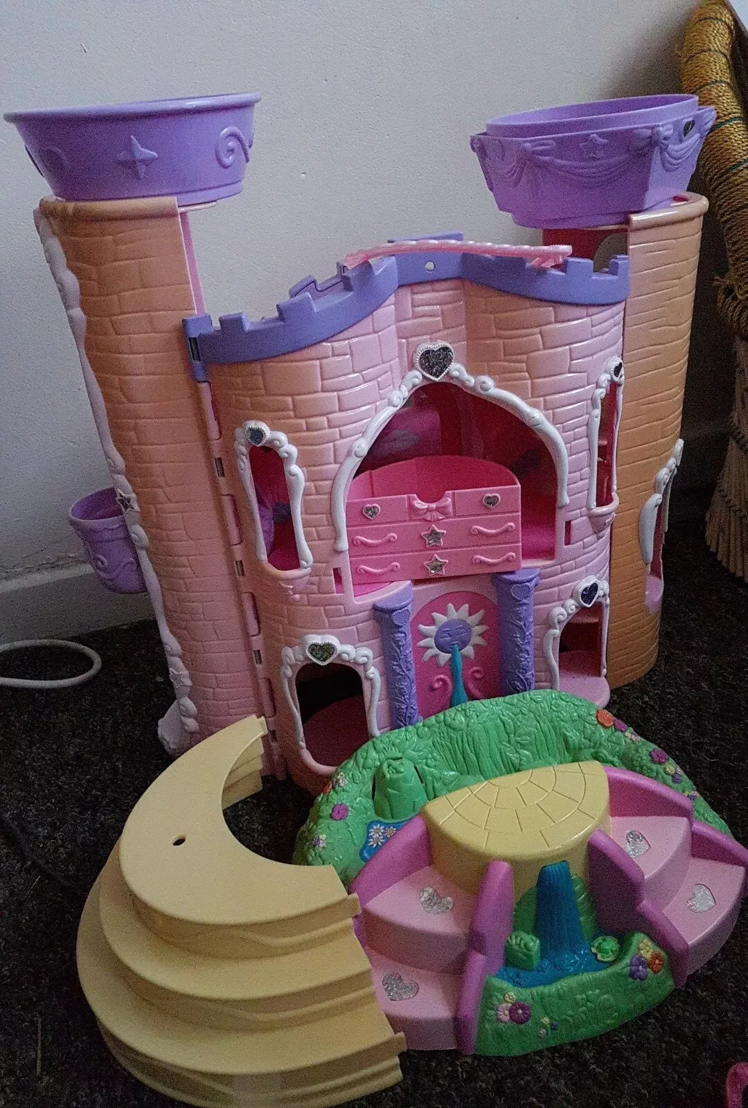 (Wrong Moat and Stairs) -- Source: eBay, anipat_aajdvtp