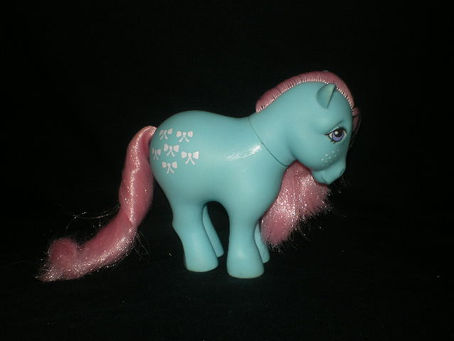 Bow Tie (Collector's Pose)