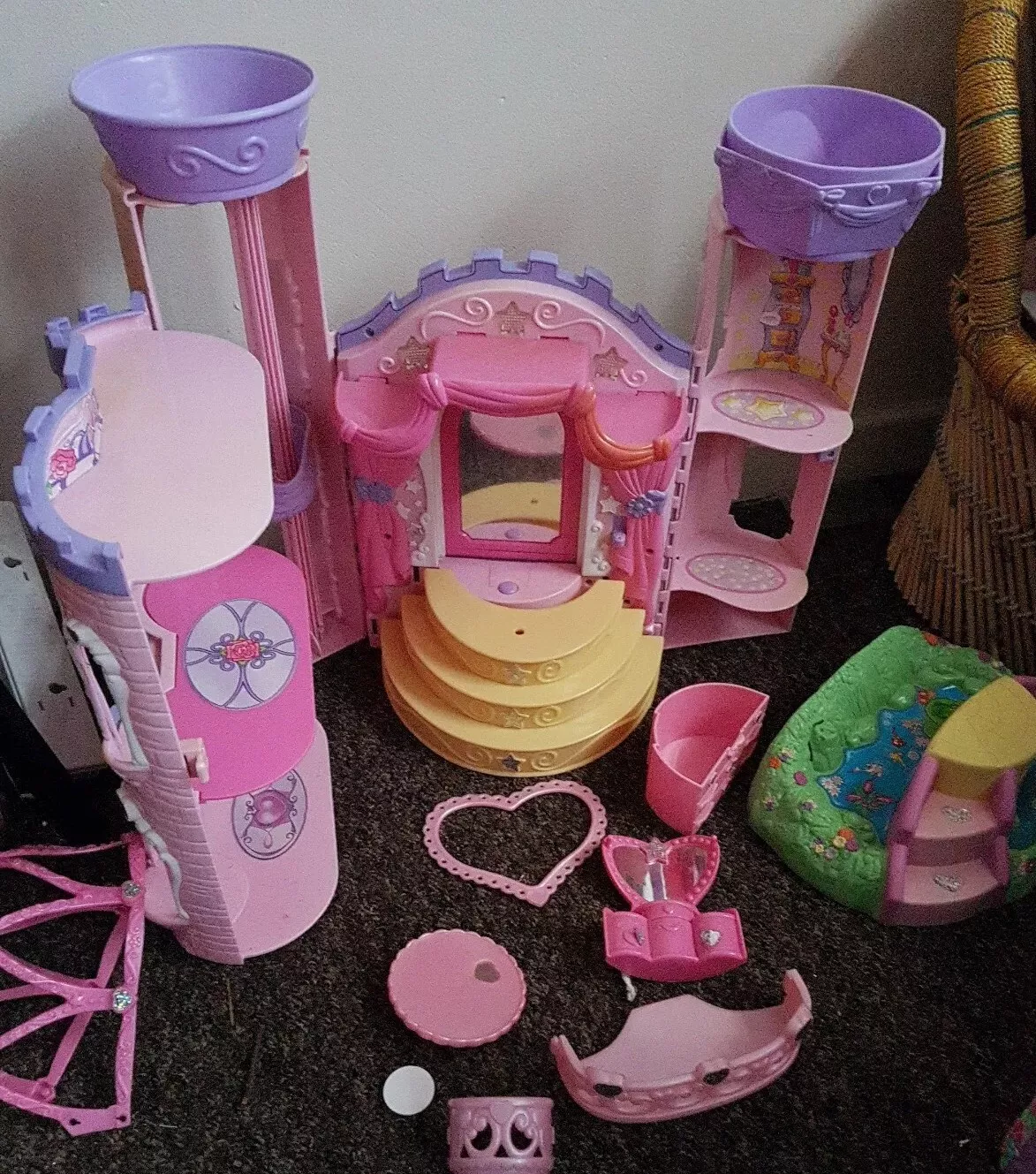 (Wrong Moat and Stairs) -- Source: eBay, anipat_aajdvtp