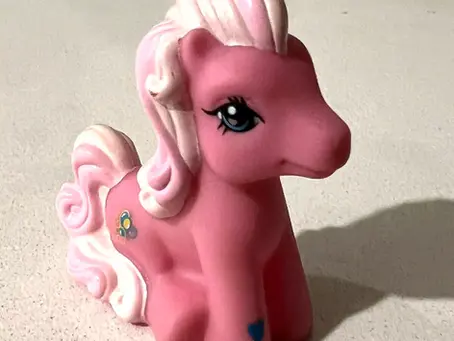 G3 Pinkie Pie Cake Topper (Sitting)