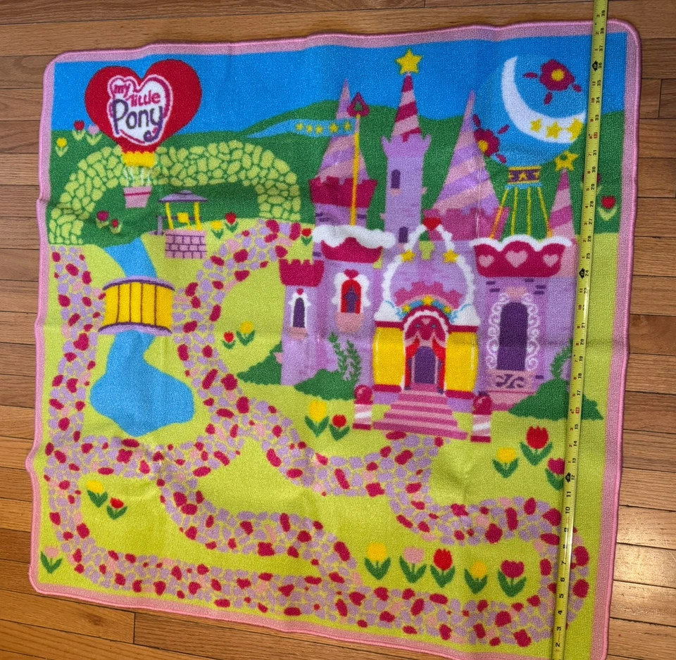 The play rug, with a ruler