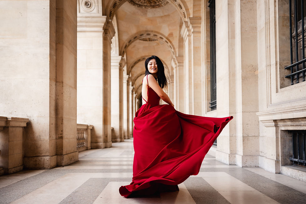 Séance de photo au Louvre à Paris - Photo par Mylène Desbiens ©