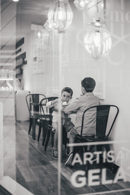Kids eating gelato during family portraits in Phoenixville PA