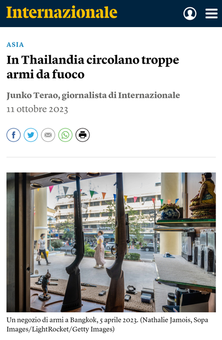 Screenshot of Internazionale article “In Thailandia circolano troppe armi da fuoco” about widespread firearms and gun violence in Thailand with photo credit to Nathalie Jamois