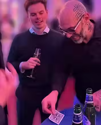 corporate event magicians hire hull