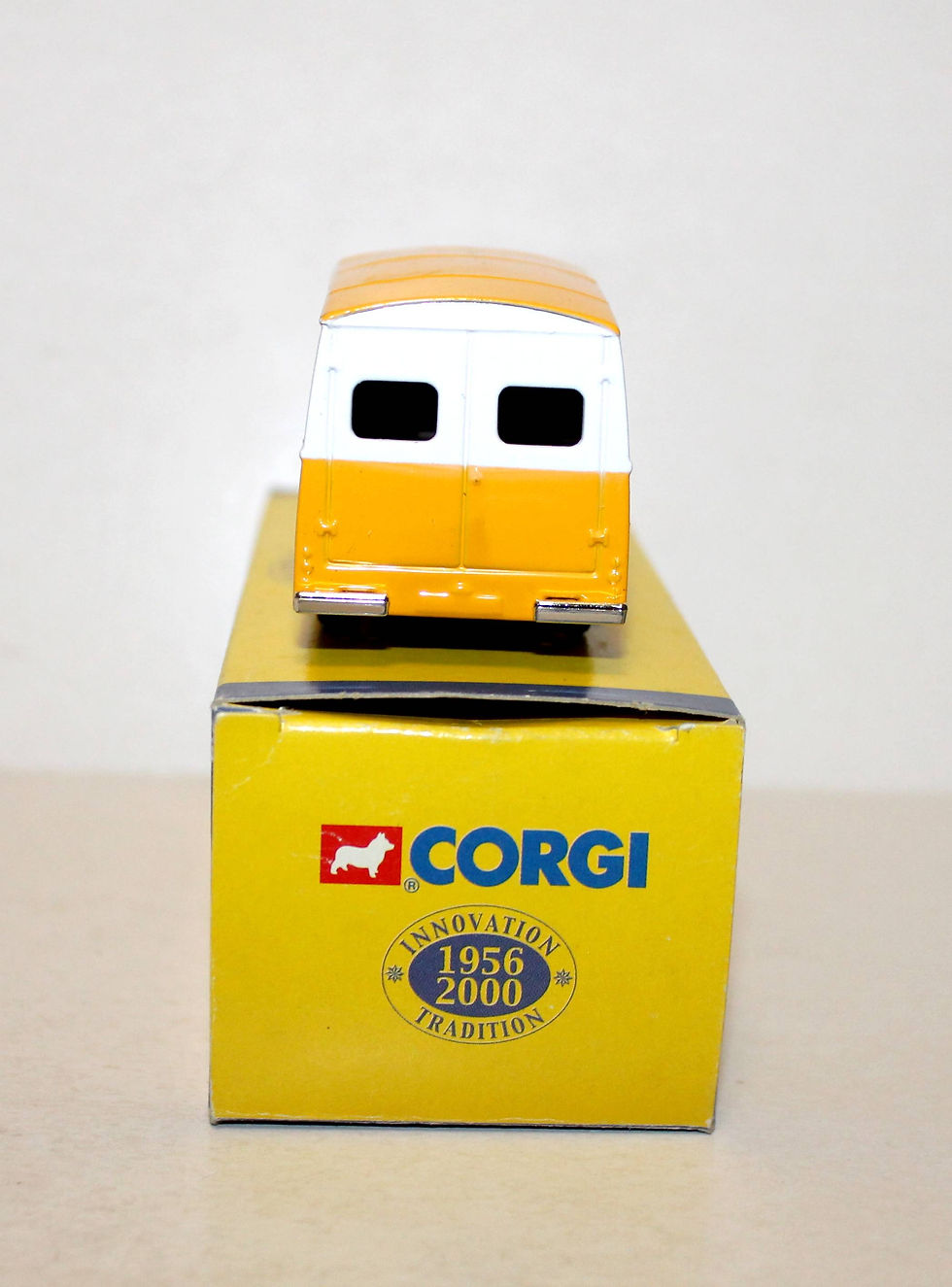 Miniatura: CORGI - CAMIONNETTE LIVRAISON MORRIS LD 150, PUB AVECREM, CAMION ANTAN 1956-2000