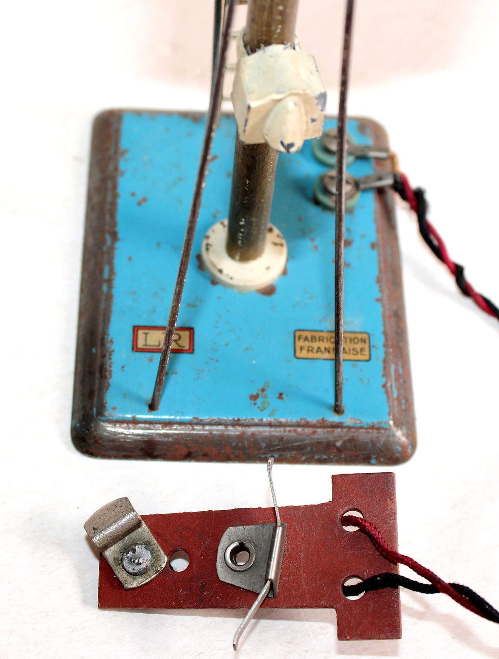 섬네일: LR LOUIS ROUSSY O SIGNAL LUMINEUX 4 FEU ROUGE AVERTISSEUR ELECTRIFIÉ AUTOMATIQUE