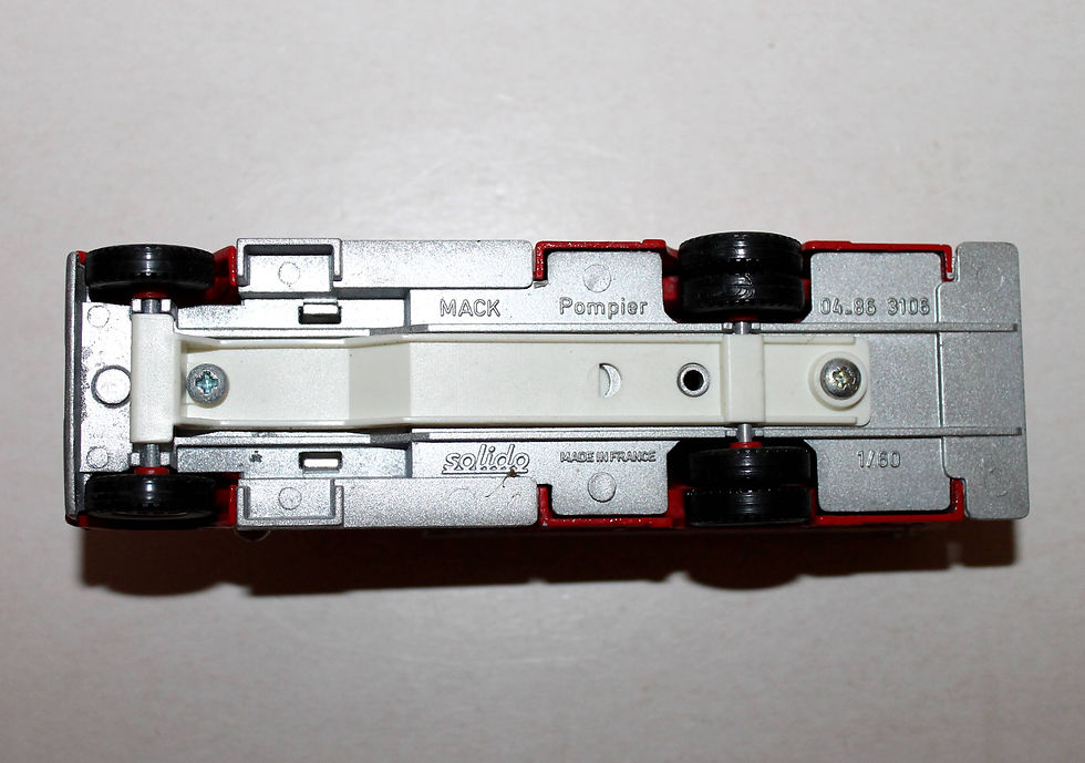 Miniaturbild: SOLIDO - MACK 04_86 3106 - CAMION SAPEUR POMPIER - ECH:1/60 MINIATURE AUTOMOBILE