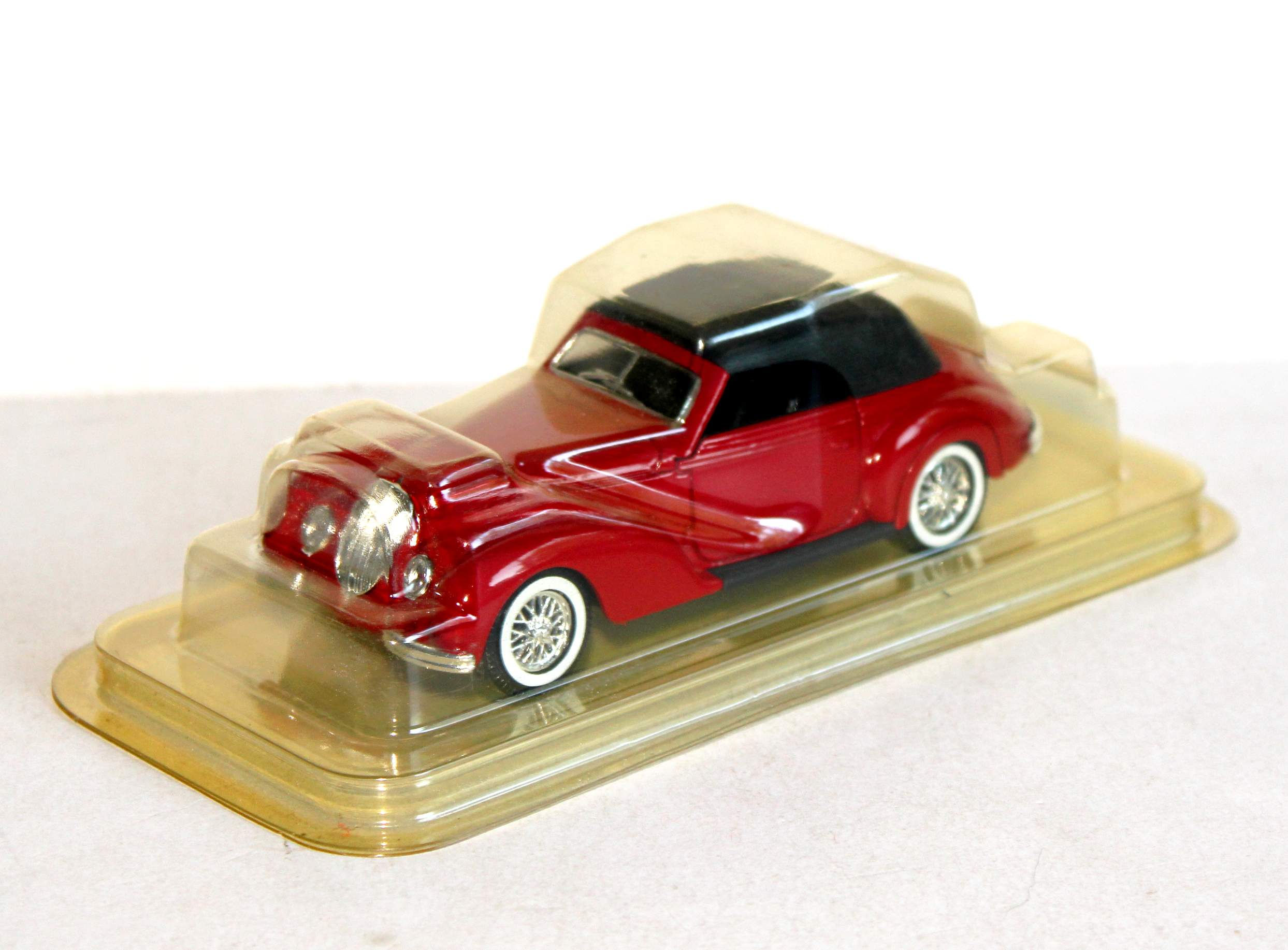 SOLIDO 1/43 N°126 ALFA ROMEO 2500 SPORT ROUGE VOITURE DECAPOTABLE AUTO MINIATURE