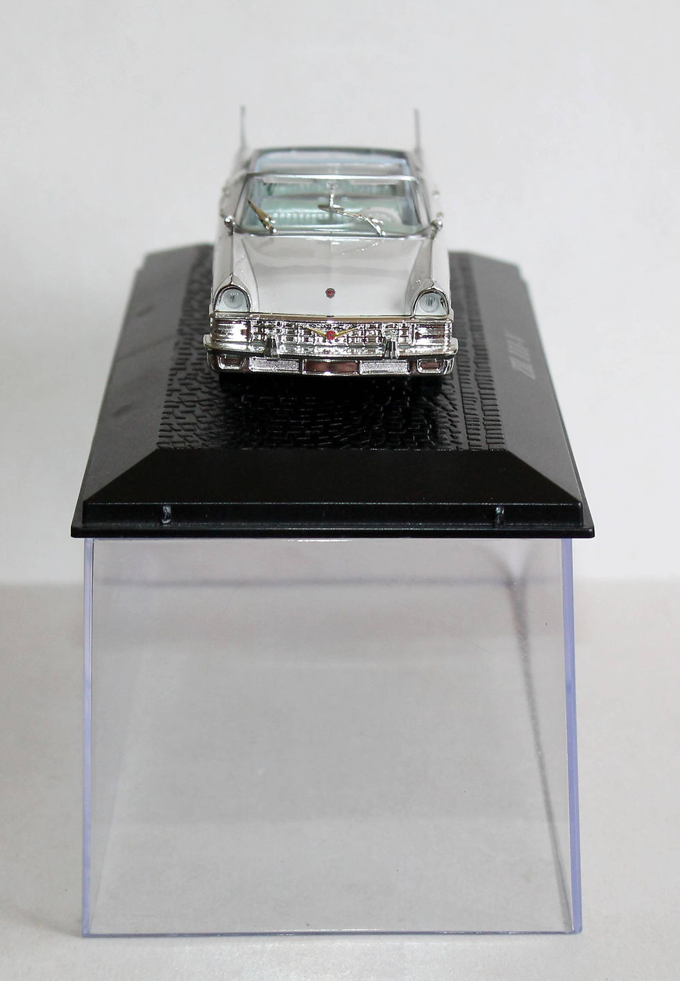Miniatura: ZIL 111-V BREJNEV CHEF D'ETAT A MOSCOU, MINIATURE 1/43 VOITURE AUTOMOBILE / NEUF