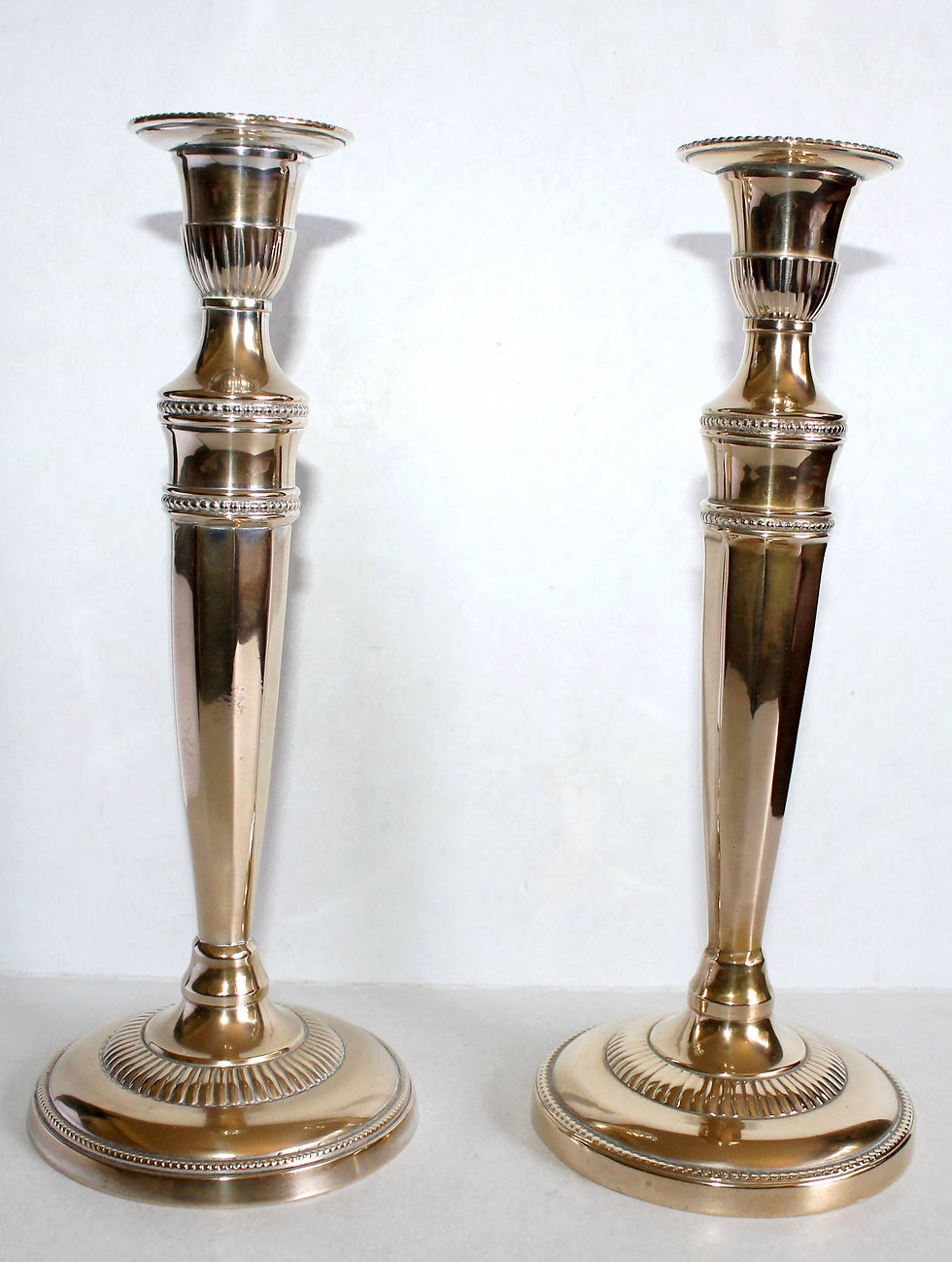 Miniatura: ANCIEN PAIRE BOUGEOIR, FLAMBEAU en BRONZE ARGENTÉ EPOQUE DIRECTOIRE STYLE XVIIIe
