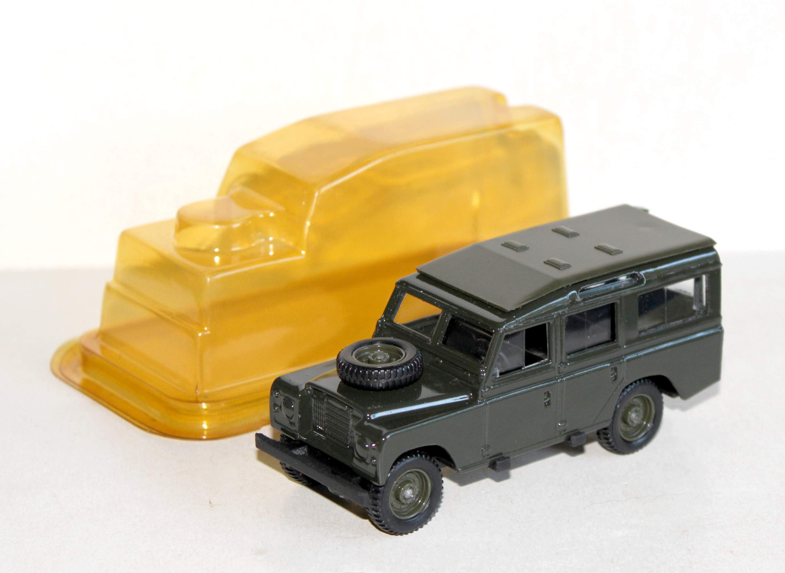 SOLIDO 1/43 N°75 LAND ROVER " 109 " VOITURE AUTOMOBILE MINIATURE REPLIQUE