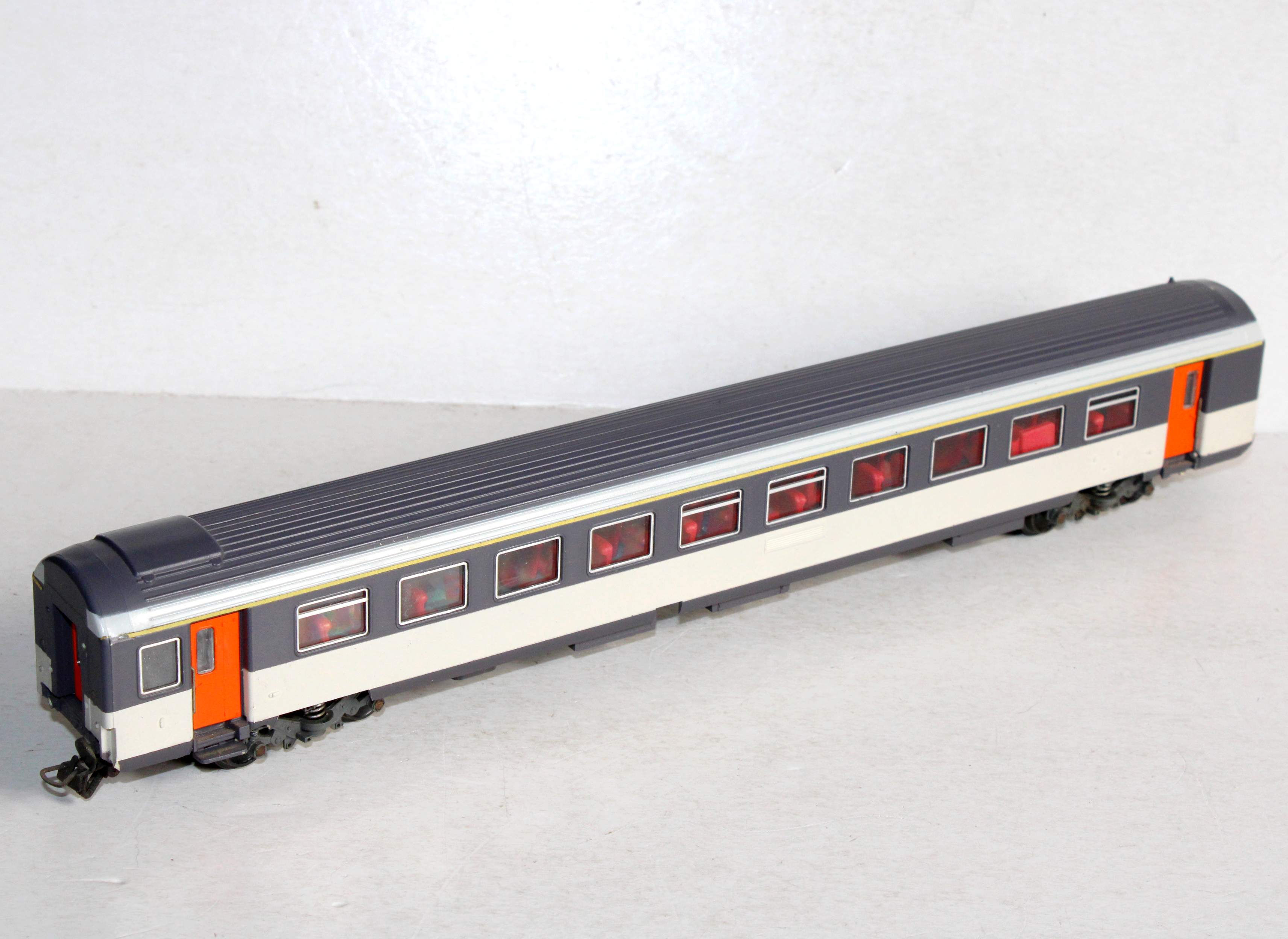 MOUGEL CEMP HO 1001 VOITURE VOYAGEUR GRAND LIGNE CORAIL 1e Cl SNCF WAGON AMENAGÉ