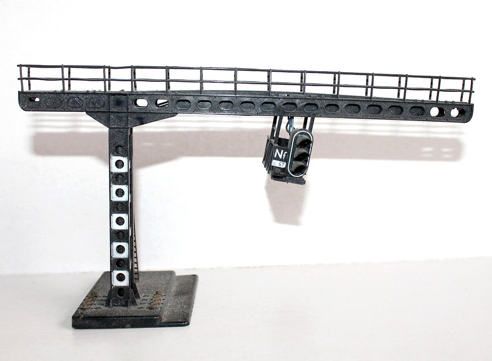 Miniatura: PORTIQUE POTENCE NACELLE FEU TRICOLORE SIGNALISATION FERROVIAIRE SEMAPHORE HO, N