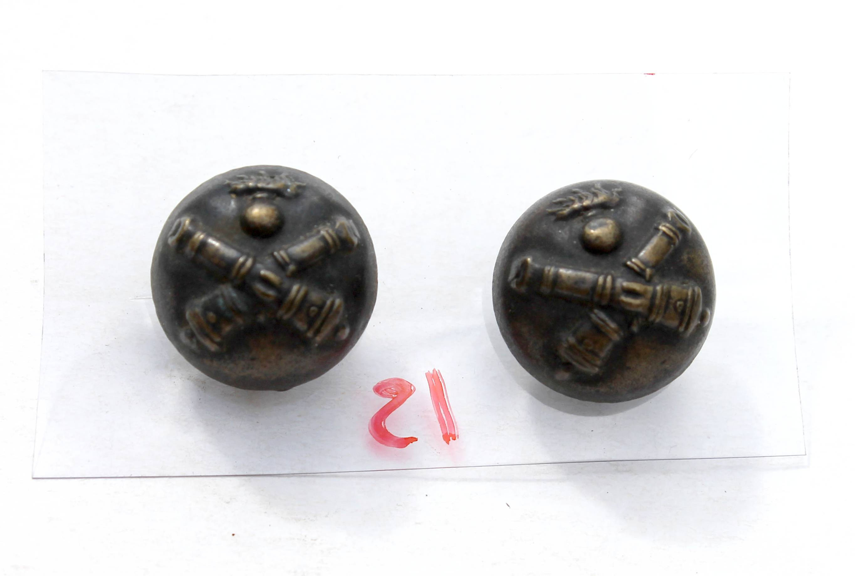 2 BOUTON BOMBÉ UNIFORME MILITAIRE ARTILLERIE 1873-14 GRENADE CANON CROISÉ D:16mm