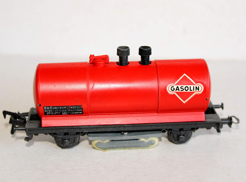 Miniatura: LILIPUT HO 252 WAGON CITERNE RESERVOIR GASOLIN, ENTRETIEN NETTOYEUR DE VOIE RAIL