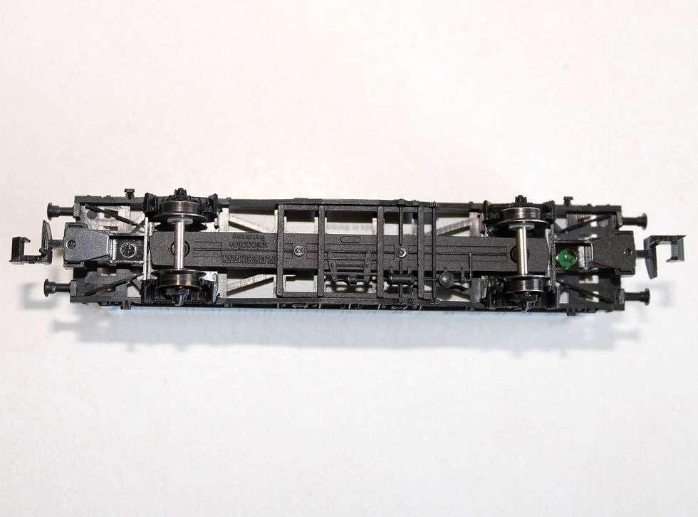 섬네일: FLEISCHMANN N, 8242 WAGON PLATEFORME PORTE CONTAINER + CONTENEUR WORLD TRANSPORT