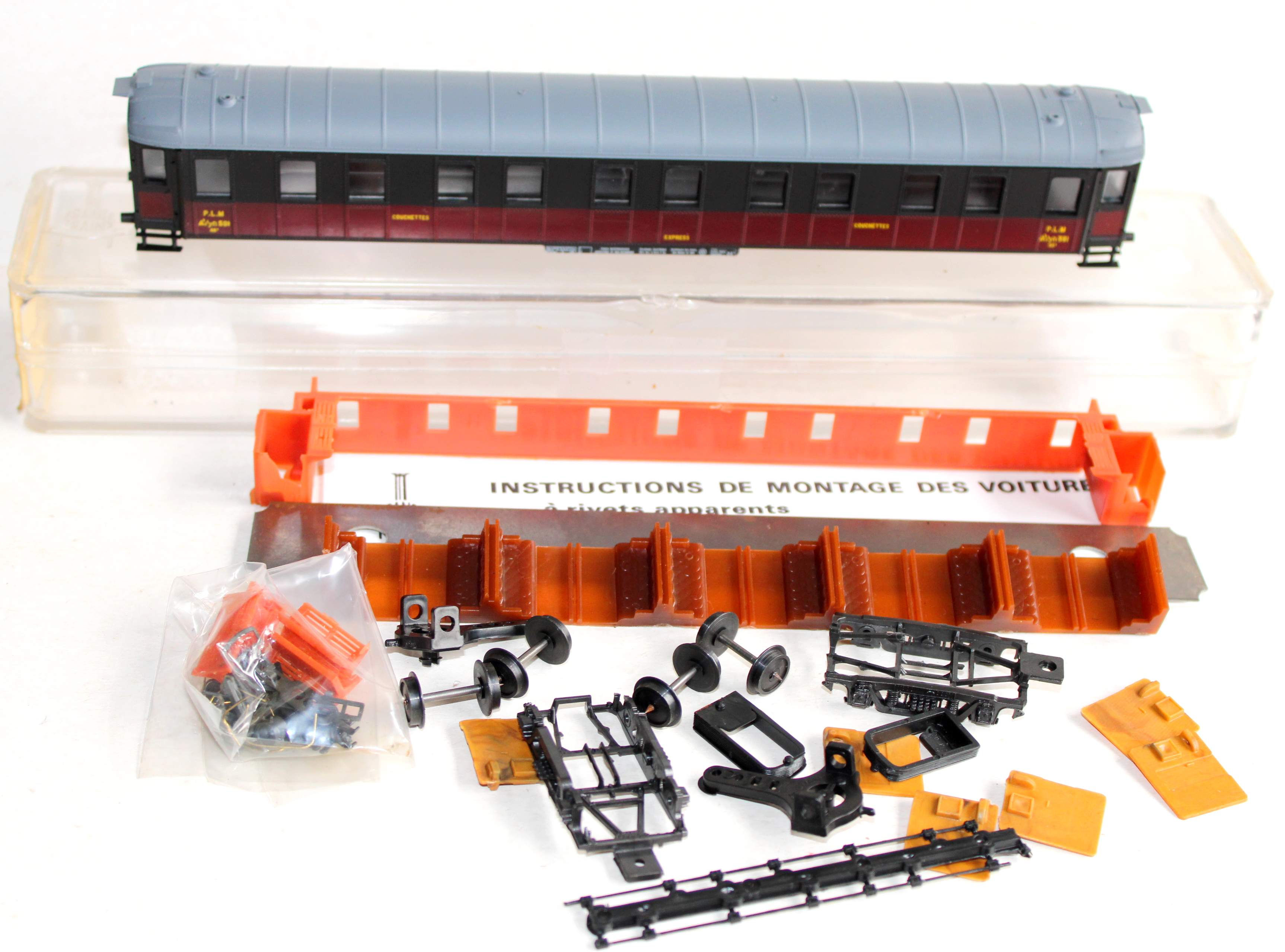 FRANCE TRAINS HO 253 VOITURE VOYAGEUR PLM EXPRESS WAGON COUCHETTE, OCEM AMENAGÉ