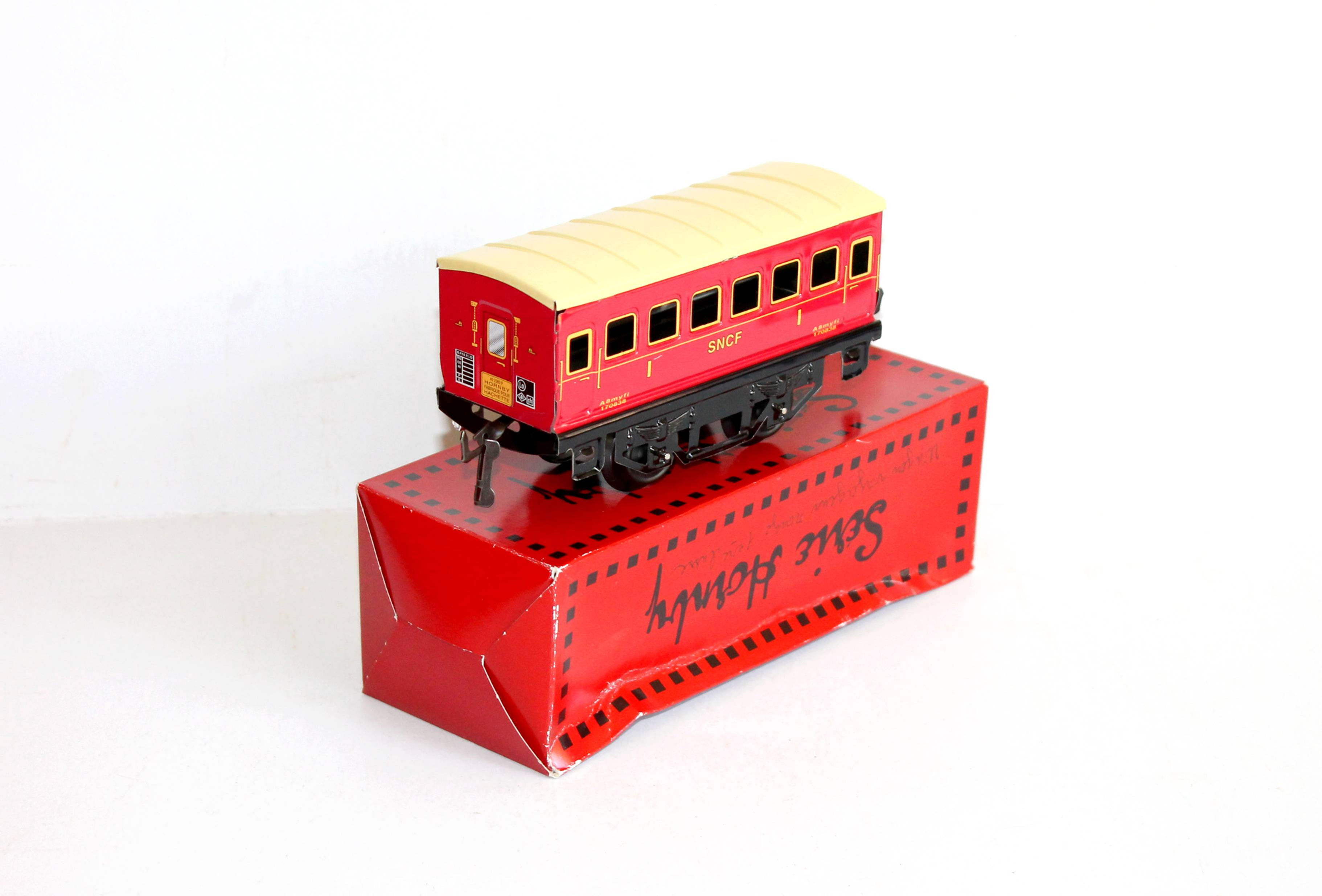 SERIE HORNBY - VOITURE VOYAGEUR - ECH O - N°402383P SNCF 1e CLASSE A8myfi 170838