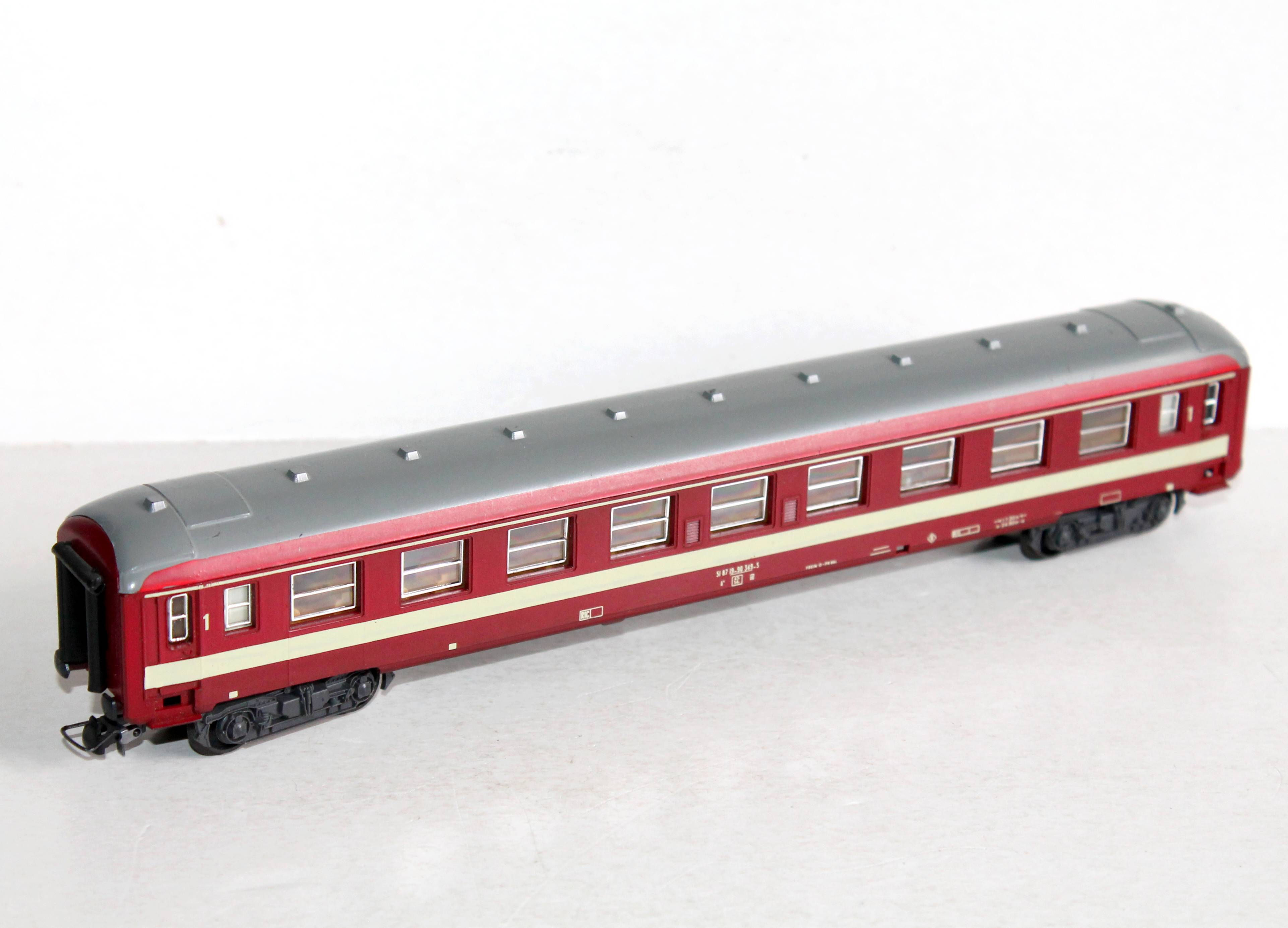 LIMA HO 30 9117 VOITURE VOYAGEUR GRANDES LIGNES, 1ere CLASSE, SNCF WAGON AMENAGÉ