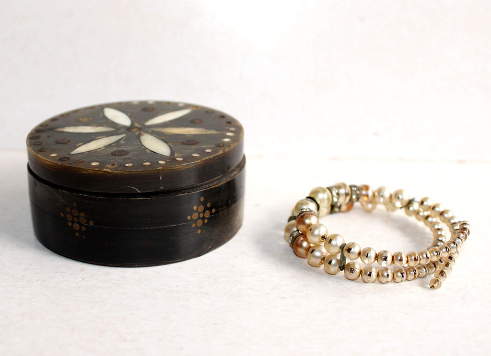 Miniatura: JOLI BOITE RONDE BIJOUX TABAC MEDICAMENT CORNE INSCRUSTÉ D'OS FAIT MAIN ART DECO