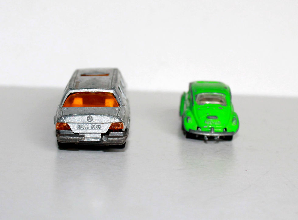 섬네일: 2 MAJORETTE: LIMOUSINE MERCEDES N326 1/58 + VOLKSWAGEN 1302 N203 COCCINELLE 1/60