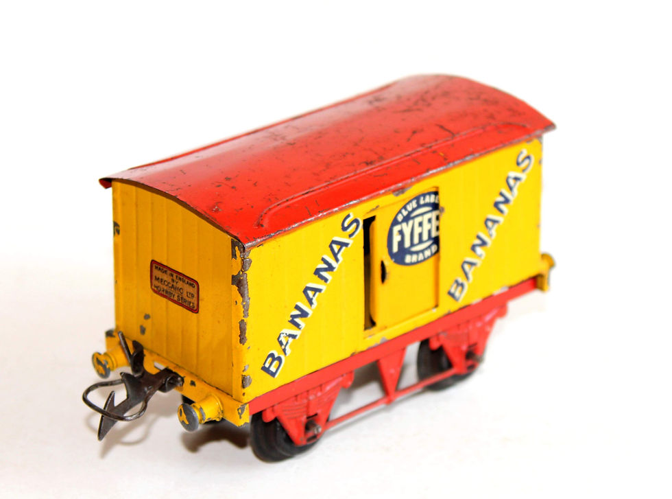 Miniatura: HORNBY 1/48 O WAGON COUVERT A PORTE COULISSANTE, BANANAS FYFFES BLUE LABEL, 1930