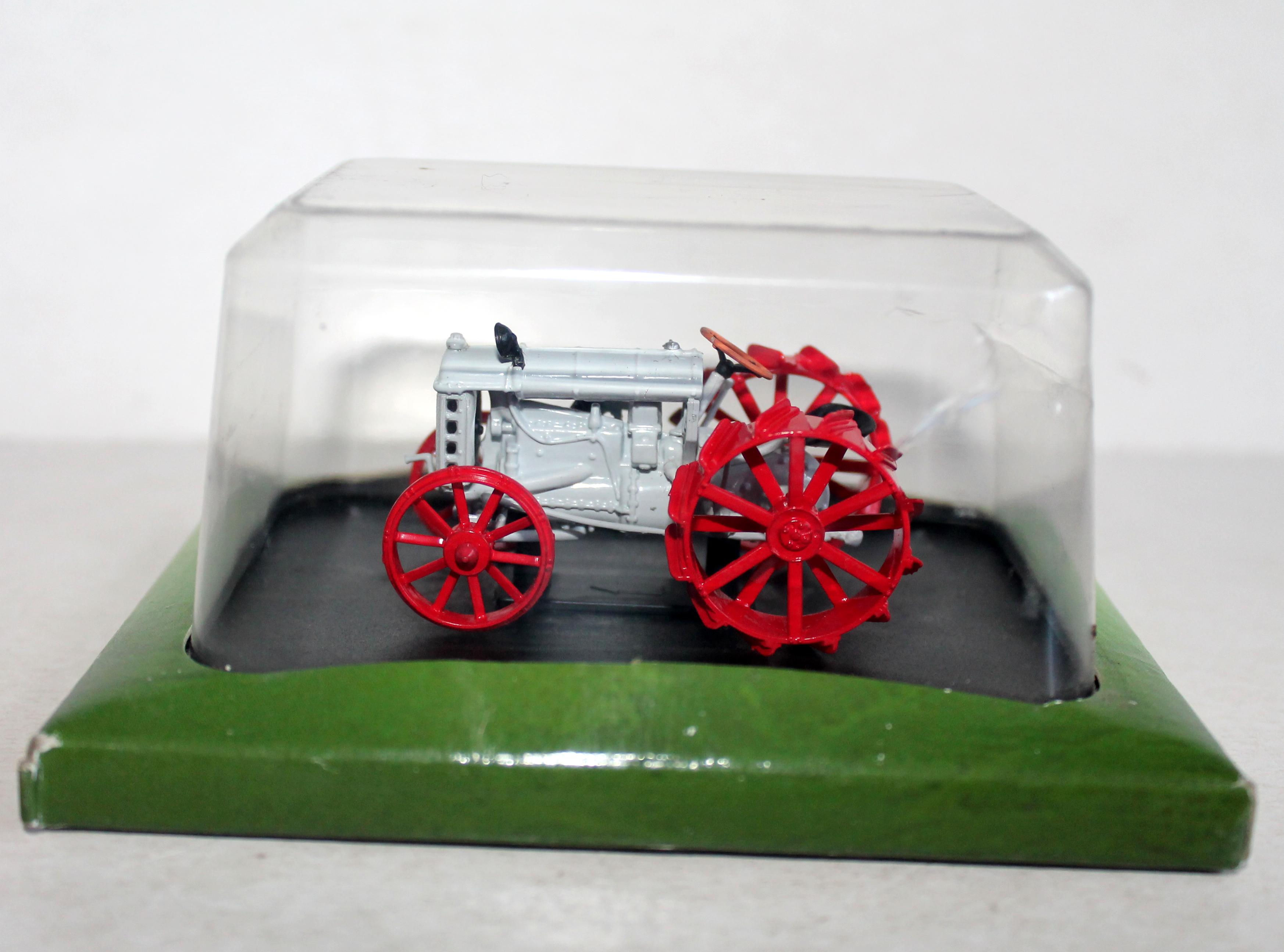 MINIATURE TRACTEUR, ENGIN AGRICOLE 1/43 - FORDSON F - 1917 - HACHETTE / NEUF !