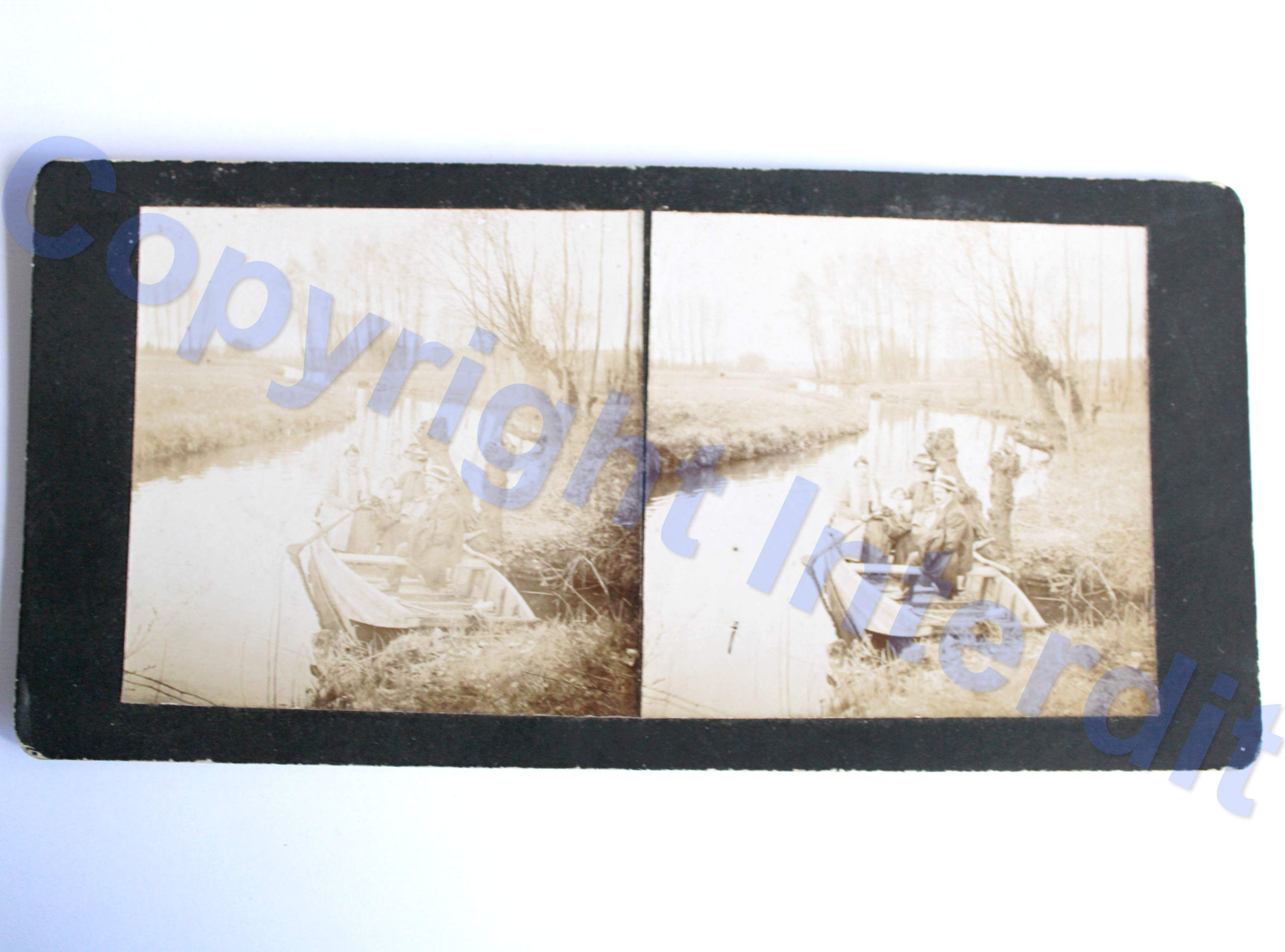 ANCIENNE PHOTO VUE STEREO ALBUMINE SCENE FAMILLE EN BARQUE BATEAU CAMPAGNE, XIXe