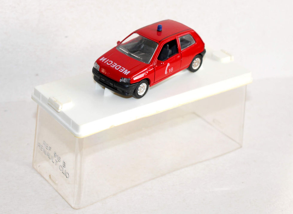 VEREM 1/43 VOITURE POMPIER 916B RENAULT CLIO PHASE 1, MEDECIN VEHICULE SECOURS