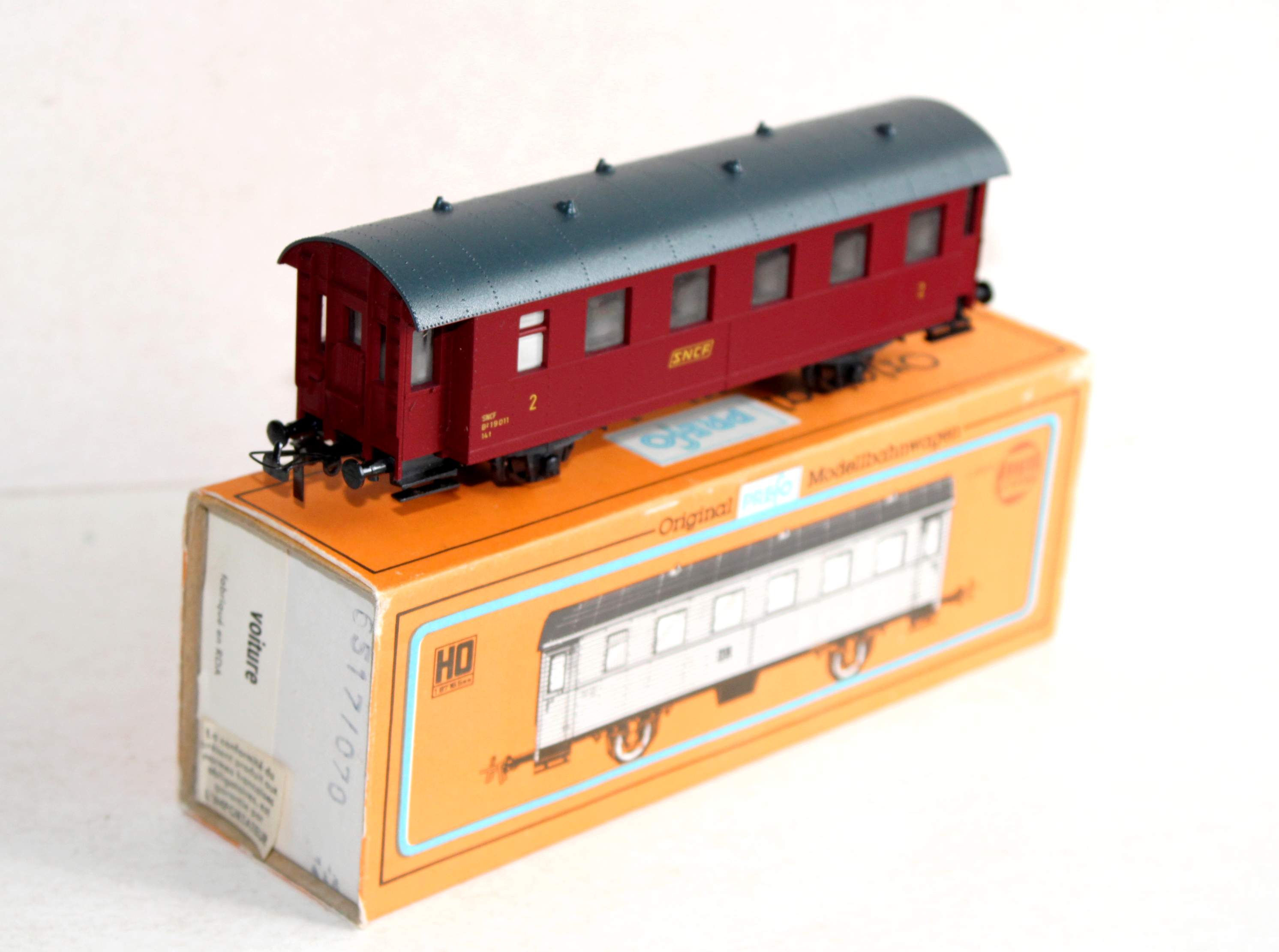 PIKO PREFO HO 5/ 6517-070 VOITURE VOYAGEUR 2e CLASSE SNCF WAGON PASSAGER AMENAGÉ