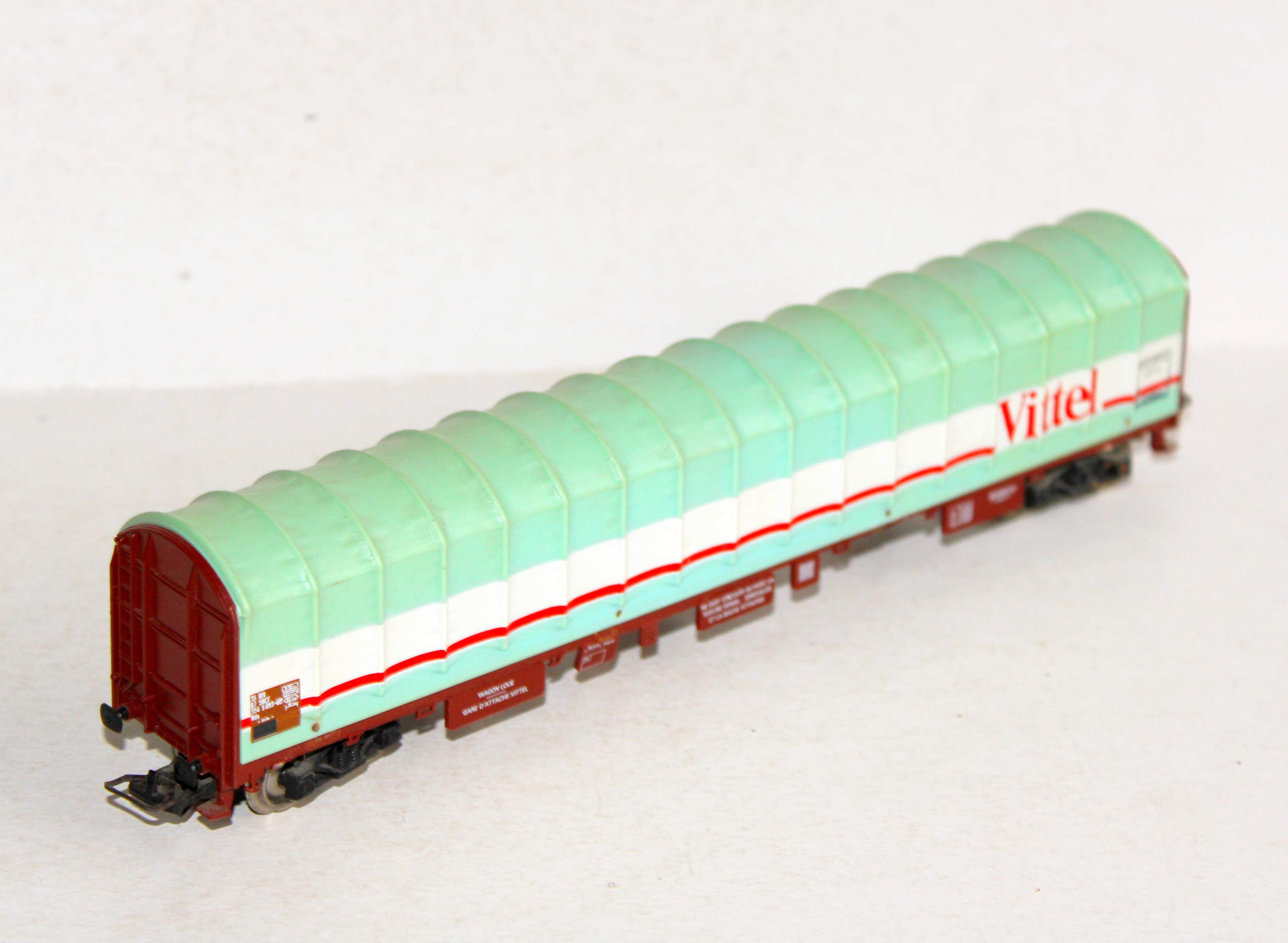 JOUEF HO 6578 LONG WAGON PLAT A DOSSIER DE FRET BACHÉ VITTEL, SNCF TRANSPORT EAU