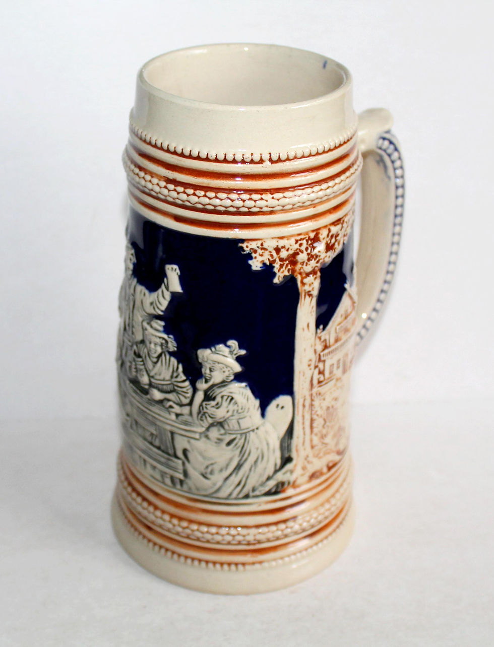 JOLIE ANCIEN GRAND CHOPE BIERE ALLEMAND GRES EMAILLÉ PERSONNAGES FESTIF 22cm, 1L