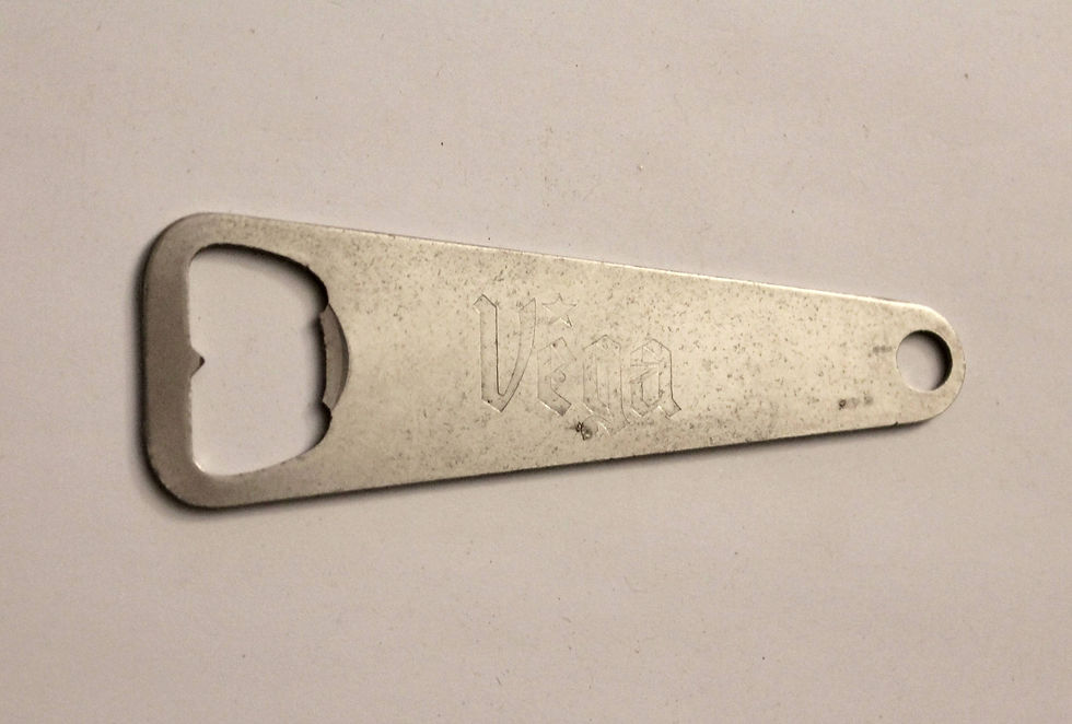 VEGA - DECAPSULEUR / LIMONADIER - PUBLICITÉ BIERE ANCIEN & VINTAGE - 11x4,5cm