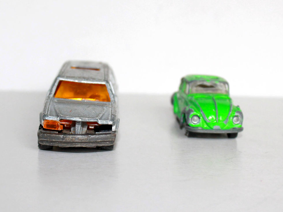 섬네일: 2 MAJORETTE: LIMOUSINE MERCEDES N326 1/58 + VOLKSWAGEN 1302 N203 COCCINELLE 1/60