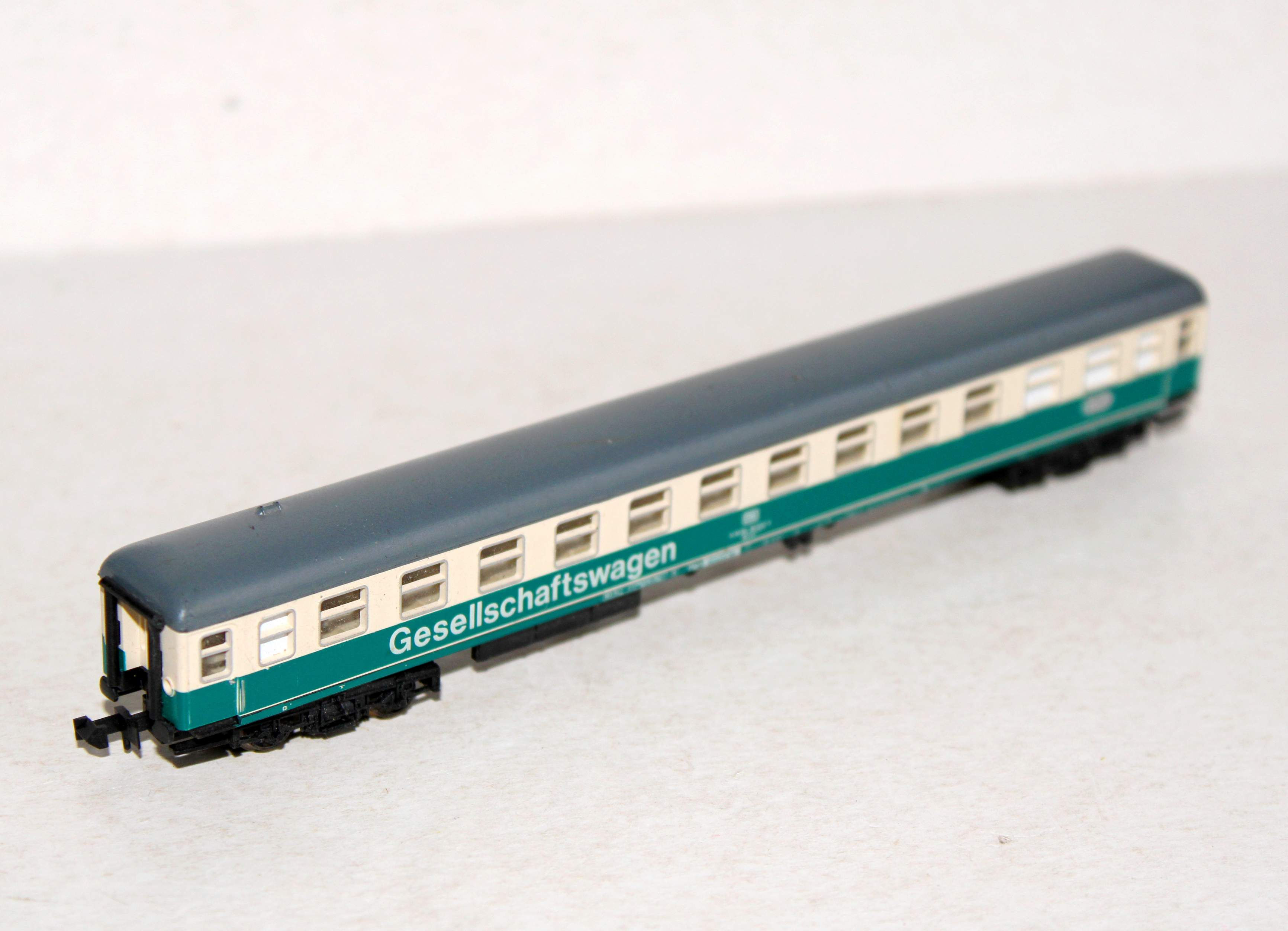 MINITRIX N 1/160 3139 VOITURE VOYAGEUR, WAGON DE SOCIÉTÉ, DB AMENAGÉ + ECLAIRAGE