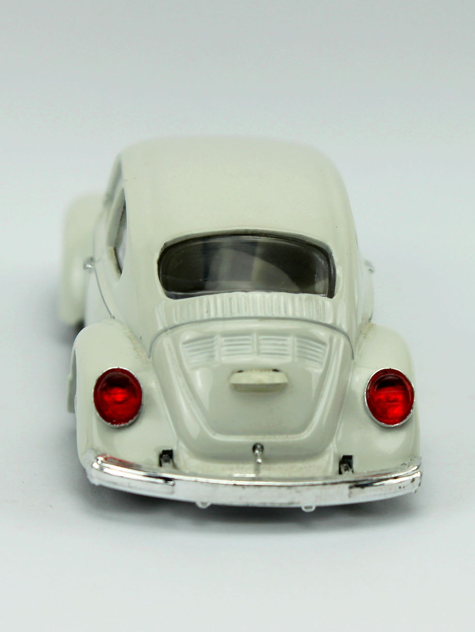Μικρογραφία: VOITURE MINIATURE - VOLKSWAGEN VW 1303 COCCINELLE BEETLE BLANCHE - ECH 1/43 - MO